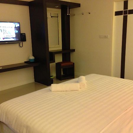 Saabpaiboon Grand Resort Ban Talat Pokoj fotografie
