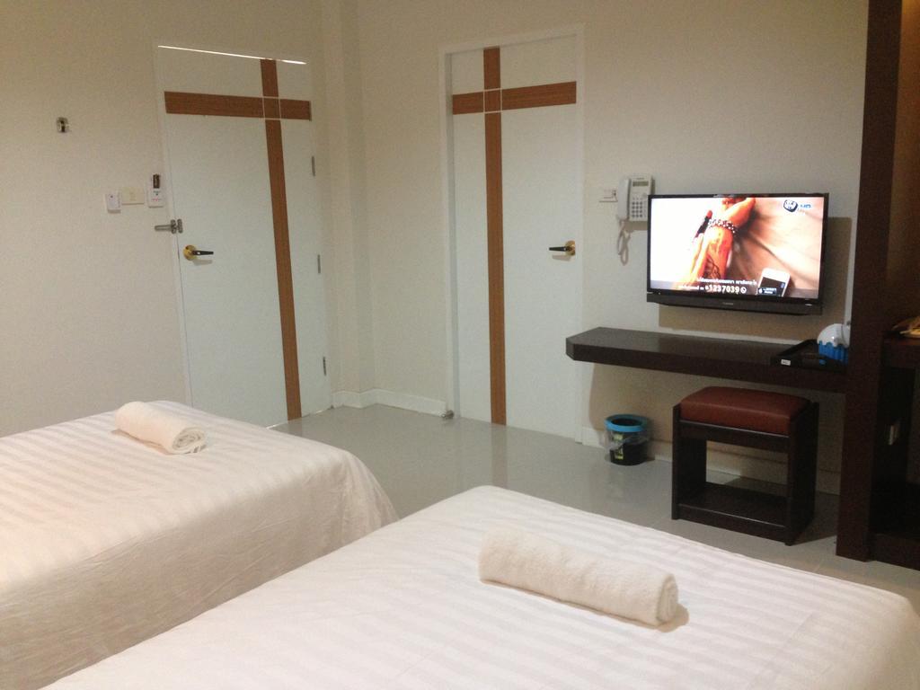 Saabpaiboon Grand Resort Ban Talat Pokoj fotografie