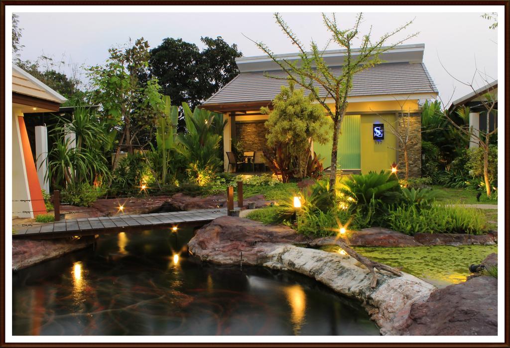 Saabpaiboon Grand Resort Ban Talat Pokoj fotografie
