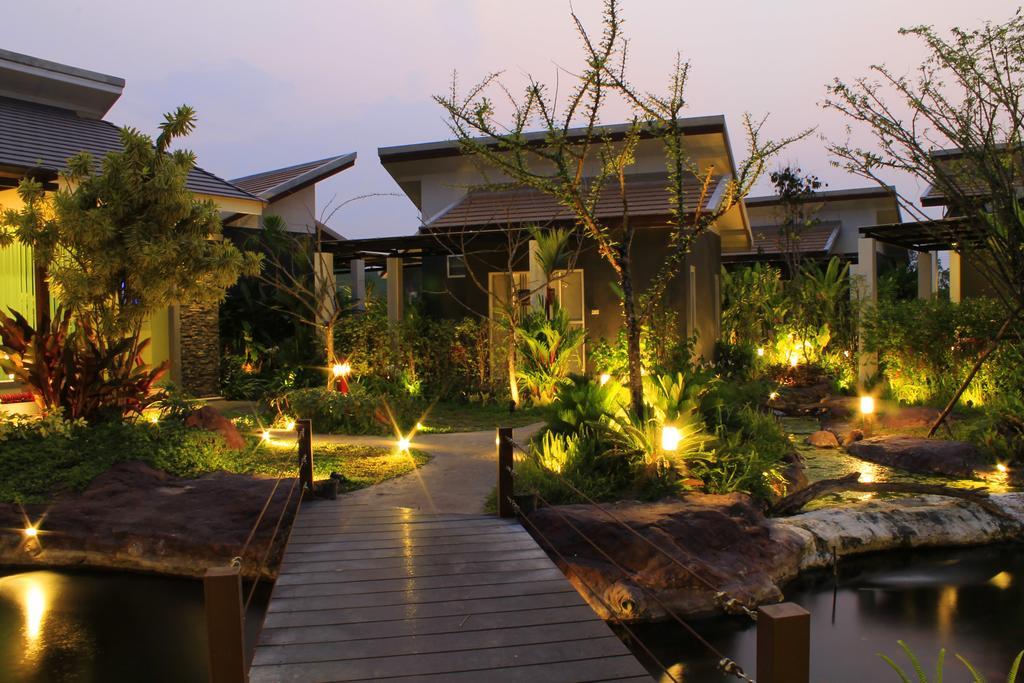 Saabpaiboon Grand Resort Ban Talat Pokoj fotografie